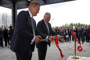 JCB CEO Alan Blake (right) officially opens the new Russian dealership with Stroykomplekt President Viktor Poddubitsky
