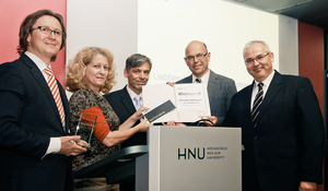 NEWS_2013_10_30_02_HR_rdax_300x175