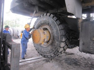 Magna 24.00R35 MA04 montados en un dumper Komatsu la de carbón Vietnam – Revista digital Noticias Maquinaria