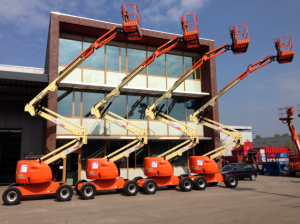 20140508 Press Release -  Riwal supplies aerial work platforms to HWS