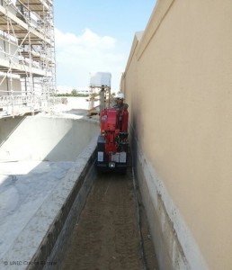URW-295-Passing-Through-65cm-wide-area-in-Emirates-Hill,-Dubai-UAE-(3)