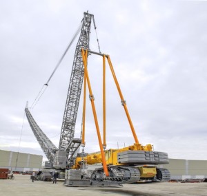news_2014_10_21_liebherr-lr1600-ltr1220-erecting_img_710