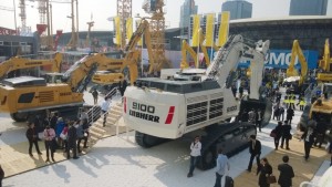 news_2014_11_26_liebherr-bauma-china-2014-outdoor-booth-b12_img_710