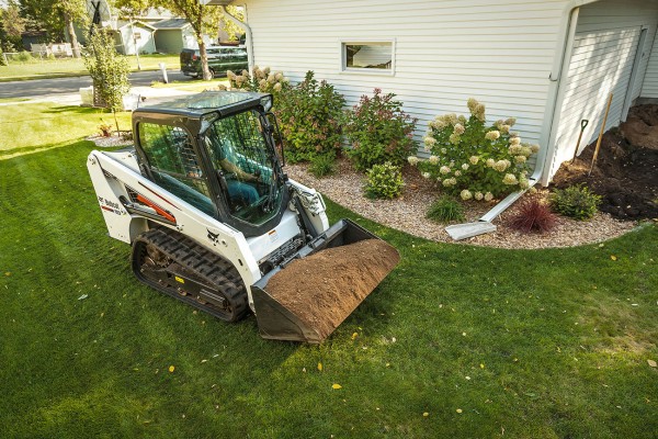 Bobcat-Compact-Tracked-Loader-T450-Bucket-Landscaping-207149-127795-141128