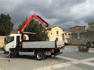 Fassi-crane-F40A.0.22-active-on-the-new-NT500-Nissan