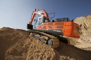 Doosan-Excavator-DX420LC-5-Quarry-IMG_9069_141003