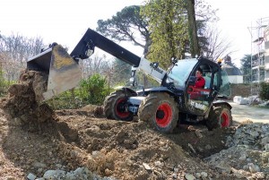 bobcat-telescopic-handler-tl358-bucket.jpg_Interflow - JPG - Fit to Box_600_500_true