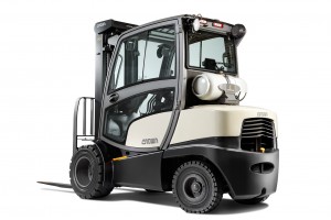 2015-Crown-C-5-with-full-cabin