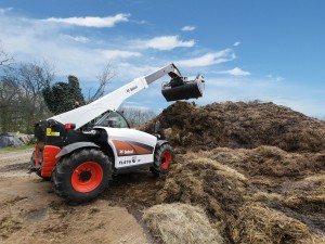 Bobcat-Telescopic-handler-TL470-Grapple-Bucket-Agriculture-IMG_0797_130417