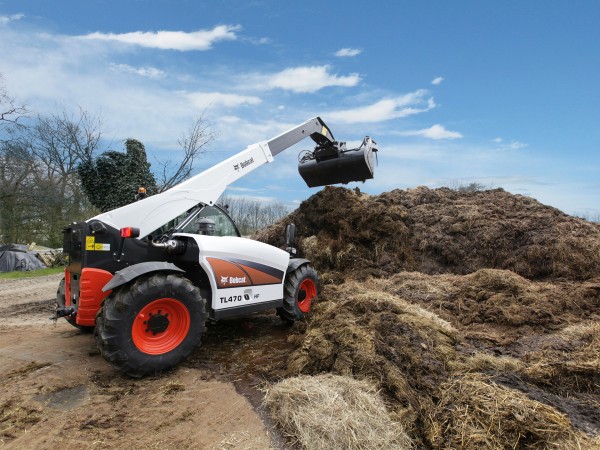 Bobcat-Telescopic-handler-TL470-Grapple-Bucket-Agriculture-IMG_0797_130417