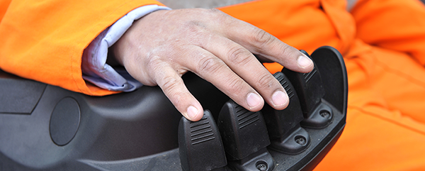 vx-forklift-truck-mini-levers-1