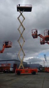 20150605 Press release - Riwal invests in sustainable machines from Holland Lift