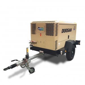 Doosan-Portable-Power-Air-Compressor-7_125-10_110-Studio-08_090609