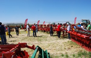 La-parcela-de-Ovlac-en-demoagro-2015-estuvo-muy-animada-929x600