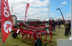 Arados-y-cultivadores-de-Ovlac-destacaron-en-la-feria-Cereals-2015-940x600