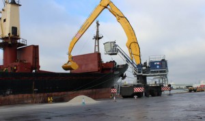 csm_SENNEBOGEN_875_at_Tilbury_Port_45104e17a3