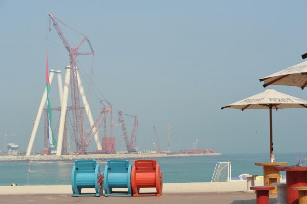Mammoet cranes on Dubai skyline
