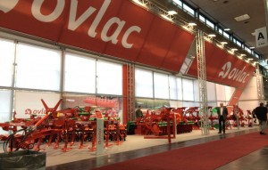 OVLAC-acudirá-a-Agritechnica-2015-con-arados-semisuspendidos-y-cultivador-versatill-940x600