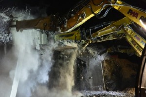 Martillos_y_cortadores_para_la_demolición_de_puentes_ac0068610_456