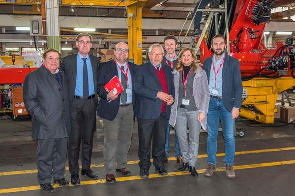 Secretary-for-Economy-and-Finance-of-the-Italian-Government-has-visited-the-Fassi-Gru