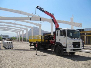 A-model-of-success-The-Fassi-F235A.0-e-active-truck-crane