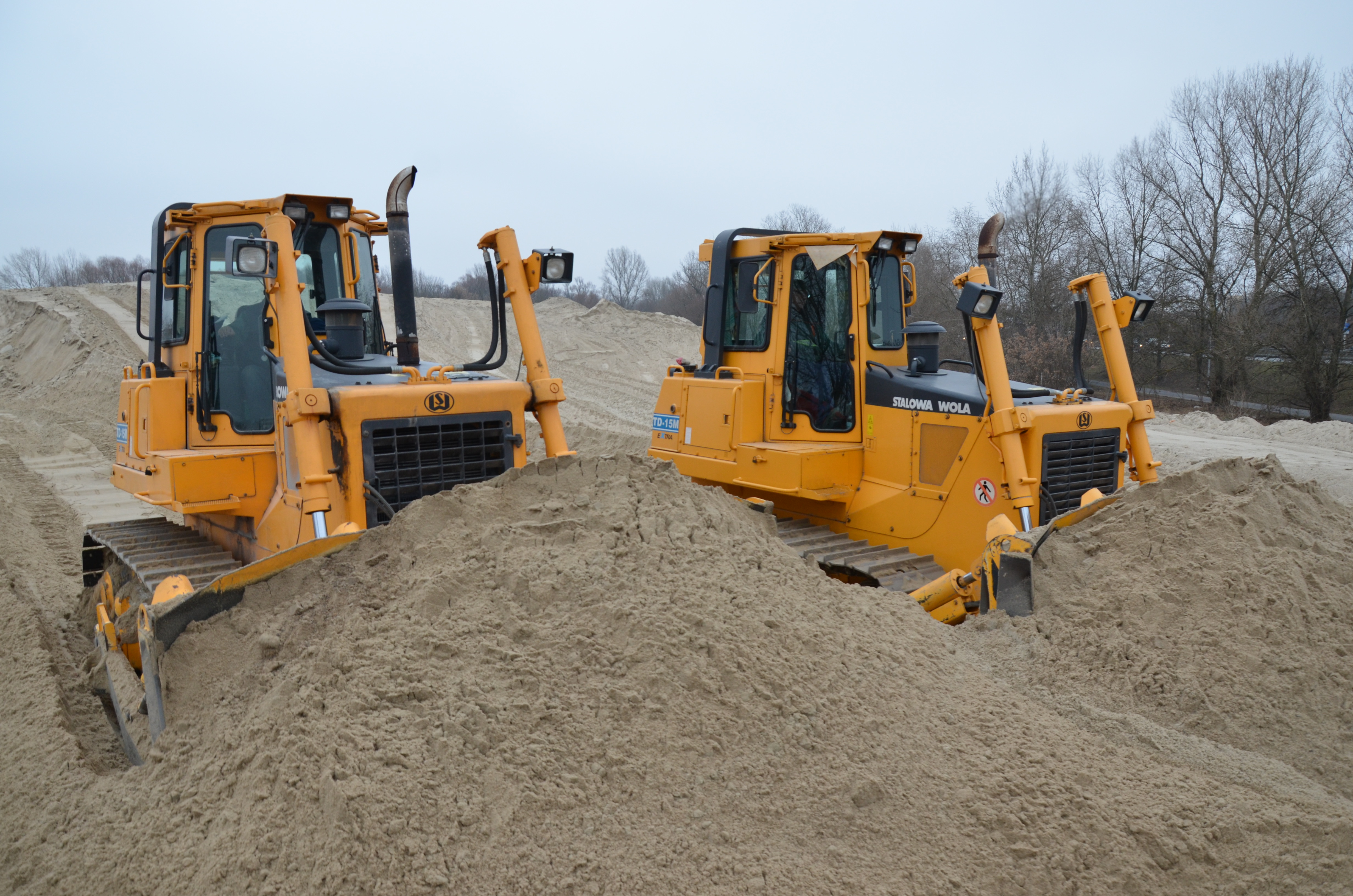 14_TD-15M Extra team working