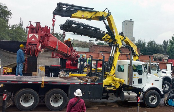 Two-Fassi-cranes-in-maintenance-arm-boom-crane