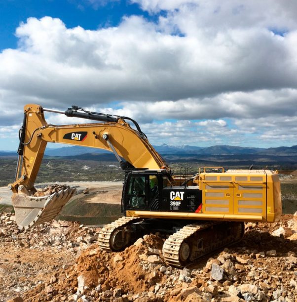 Excavadora_hidrulica_Caterpillar_390F_int