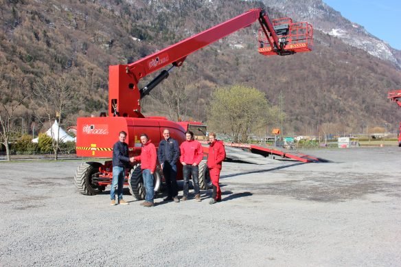 Press release - Riwal delivers first full electric 28 meter boom lift