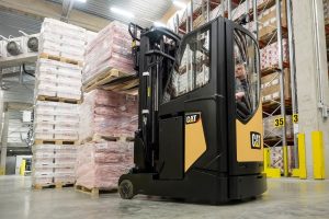 reach-truck-cold-store-cabin-option