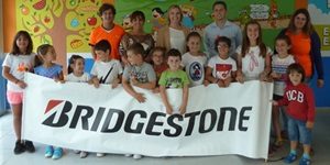 noticias_maquinaria_bridgestone_campamento_urbano_verano