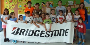 noticias_maquinaria_bridgestone_campamento_urbano_verano