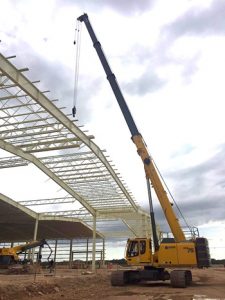 noticias_maquinaria_Grove GHC75 gets to work building brewery in Mexico