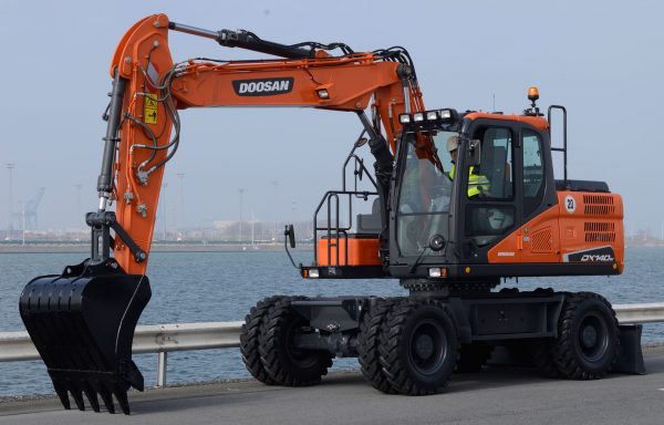 noticias-maquinaria-doosan-excavator-dx140w