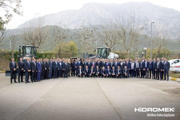 noticias-maquinaria-hidromek-reunion-ventas