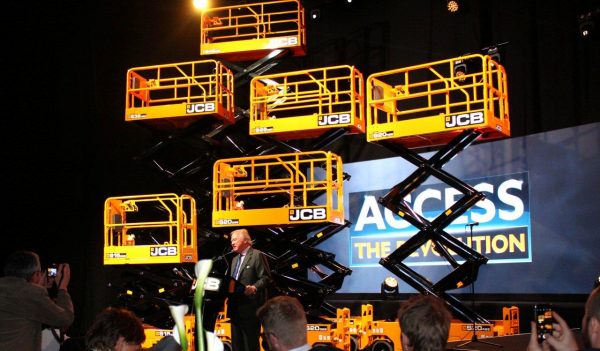 noticias-maquinaria-nuevos-modelos-plataformas JCB