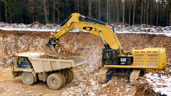 noticias-maquinaria-cat-390F