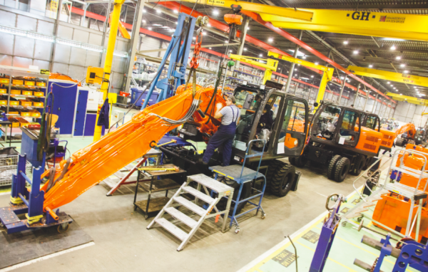 noticias-maquinaria-hitachi-reesctructuracion