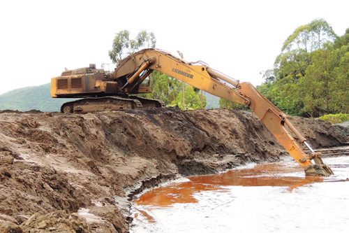 noticias-maquinaria-liebherr-r964c-mineria-brasil