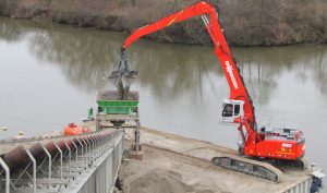 noticias-maquinaria-SENNEBOGEN 850 E en Kuypers
