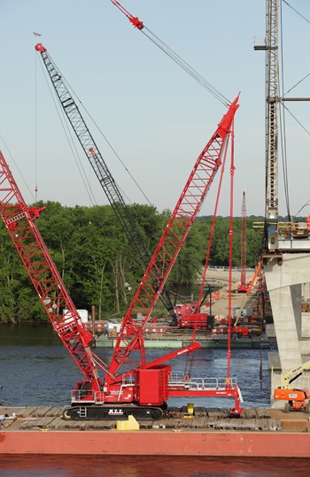 noticias-maquinaria-manitowoc-MLC300-illinois
