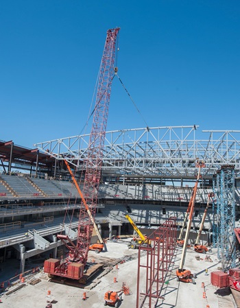 noticias-maquinaria-Manitowoc-Bucks-arena
