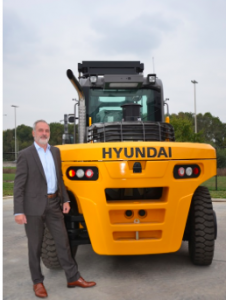 noticias-maquinaria-Hyundai Construction Equipment -director