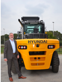 noticias-maquinaria-Hyundai Construction Equipment -director