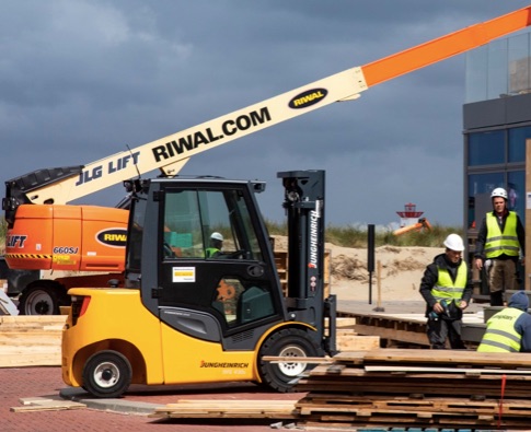 noticias-maquinaria-Jungheinrich y Riwal
