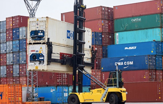 noticias-maquinaria-Hyster-contenedores
