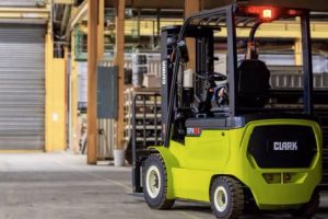 noticias-maquinaria-CLARK EPX20i-32i