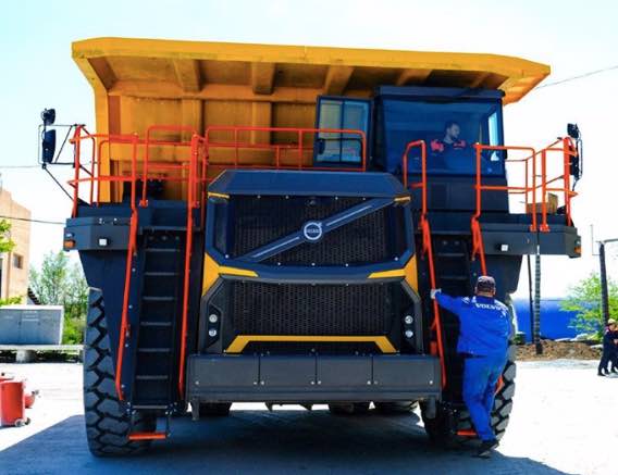 Volov R100e Primer dumper rígido Volvo R100e, montado para un cliente en Rusia
