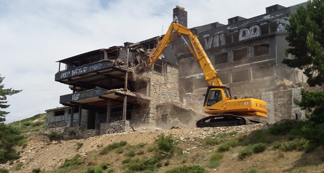 noticias-maquinaria-borraz-demoliciones