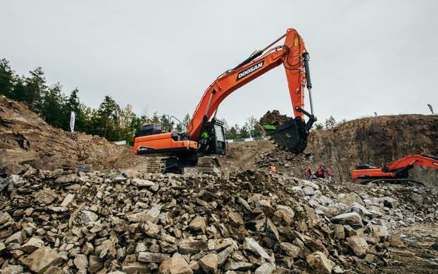 noticias-maquinaria-excavadora-doosan-carrydays